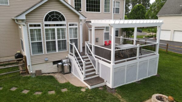 Choosing the Right Deck Contractor in Ashburn, VA