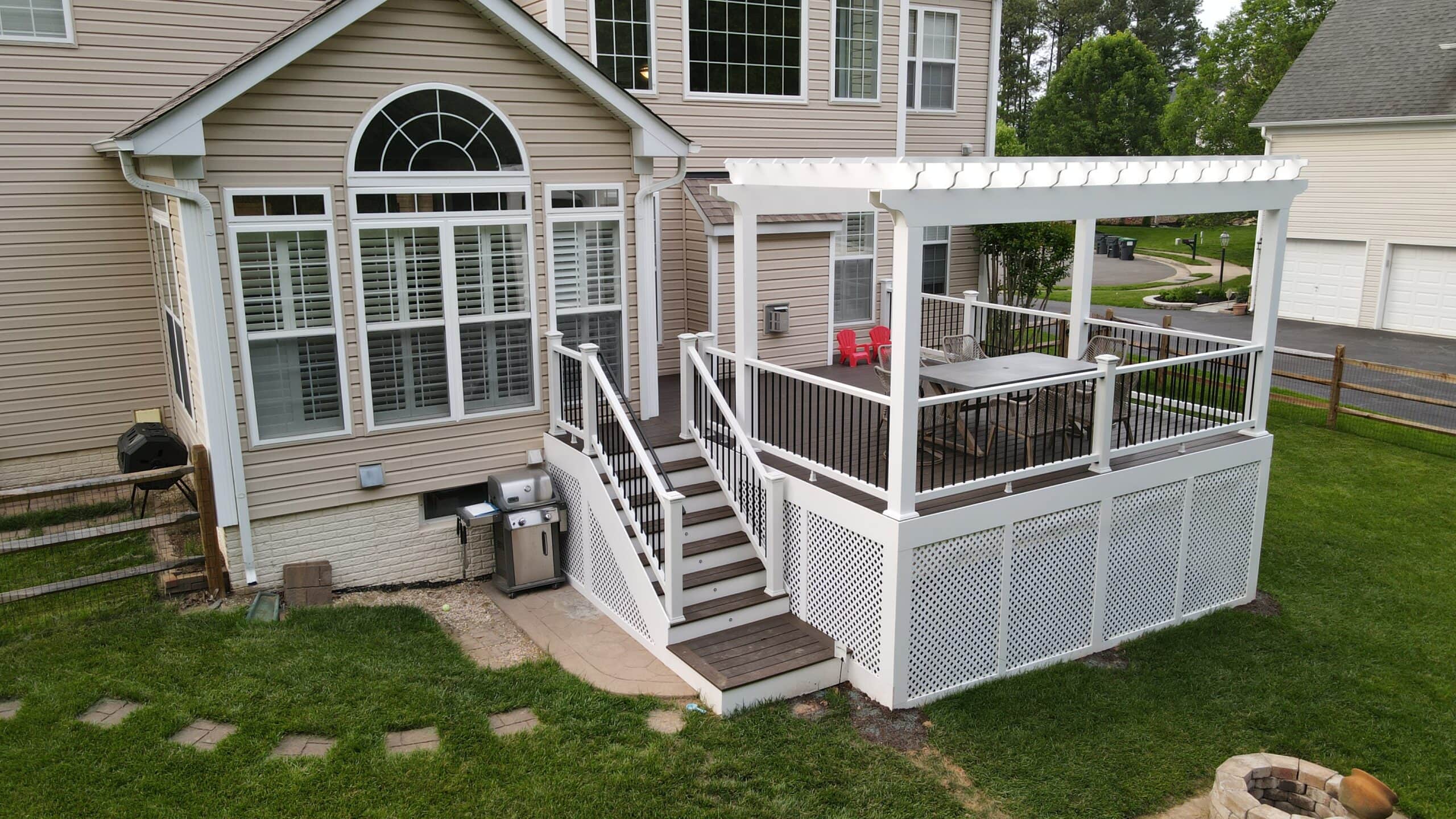 Choosing the Right Deck Contractor in Ashburn, VA